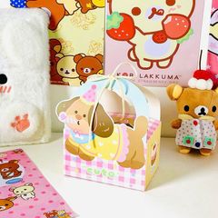 ** Hộp quà giấy kèm dây thắc nơ nhiều hình