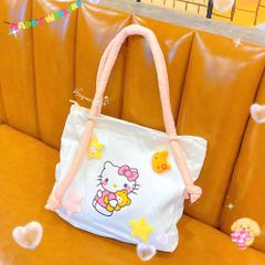 ** Túi đeo vai Kitty đính ngôi sao quai hồng