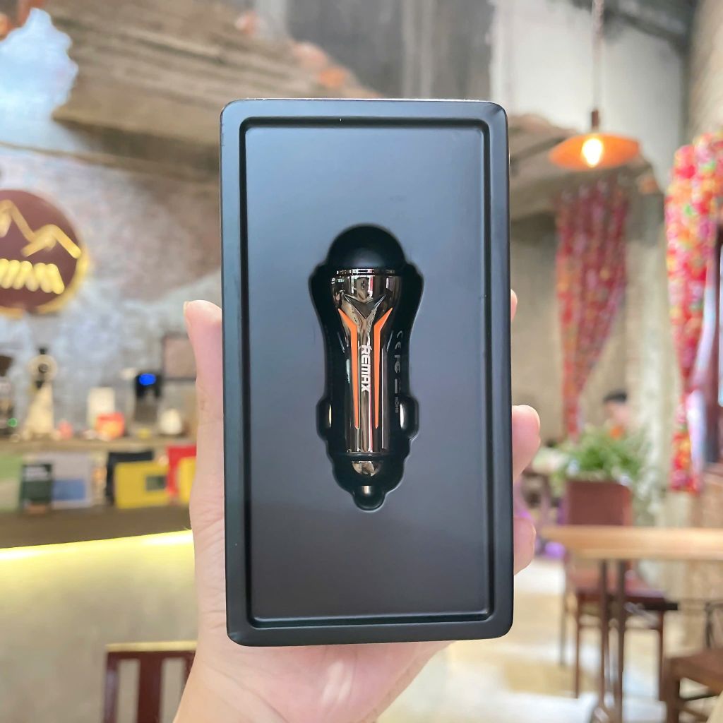 Sạc xe hơi Remax CC05 1U 1C 54W có Bluetooth