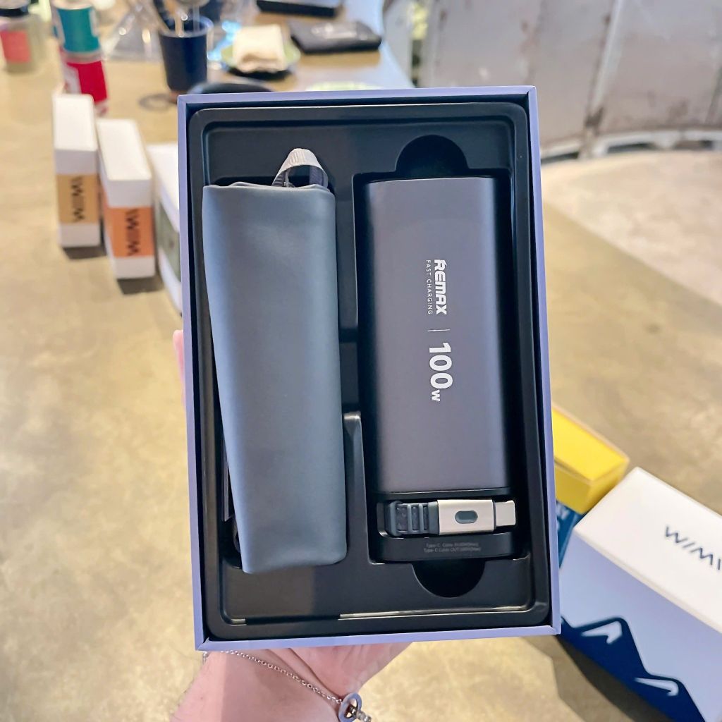 ** PDP Remax FC22 20.000mAh 100W kèm cáp C