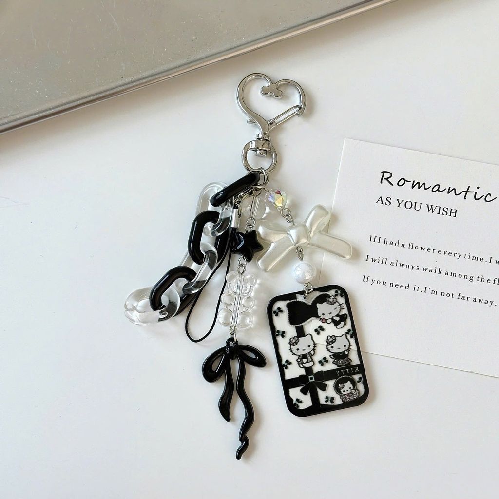 ** Móc khóa/dây đeo chùm thẻ Labubu/Kitty đen