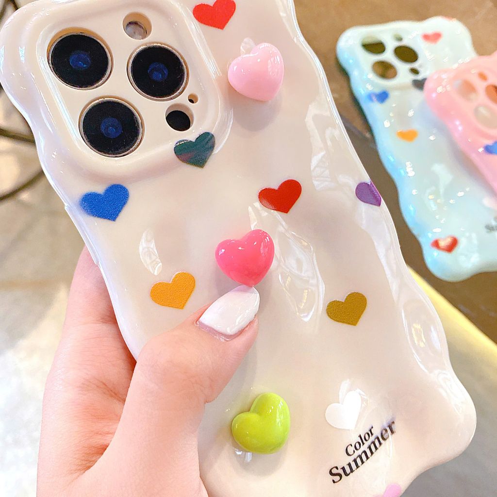Ốp IP 15 Pro Max vân gồ ghề trái tim Color Summer kèm sticker tim