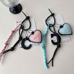 ** Móc khóa chùm trái tim chữ C hồng/xanh