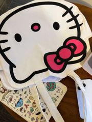 ** Túi đeo vai trắng đầu Kitty lớn