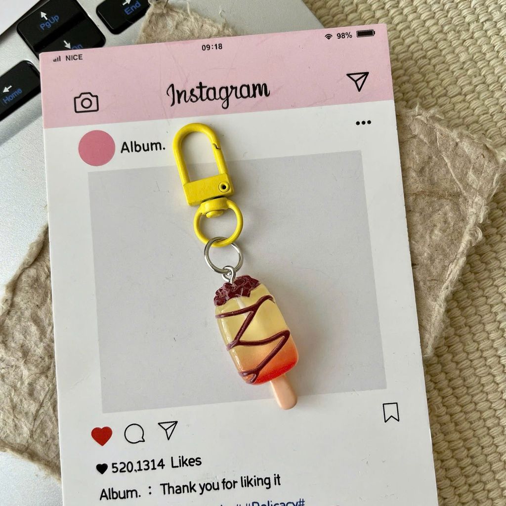 ** Móc khóa mini cây kem HAAGEN