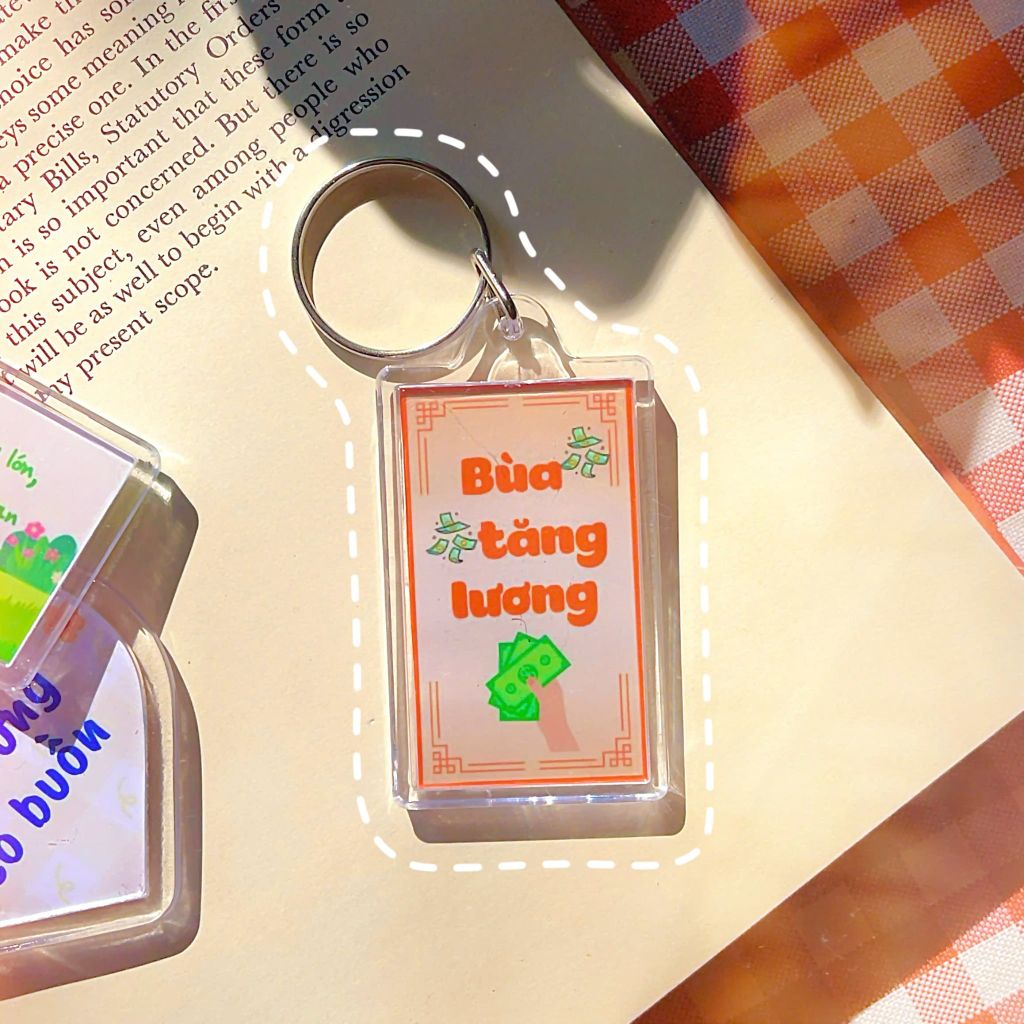 ** Móc khóa mica in câu nói động lực