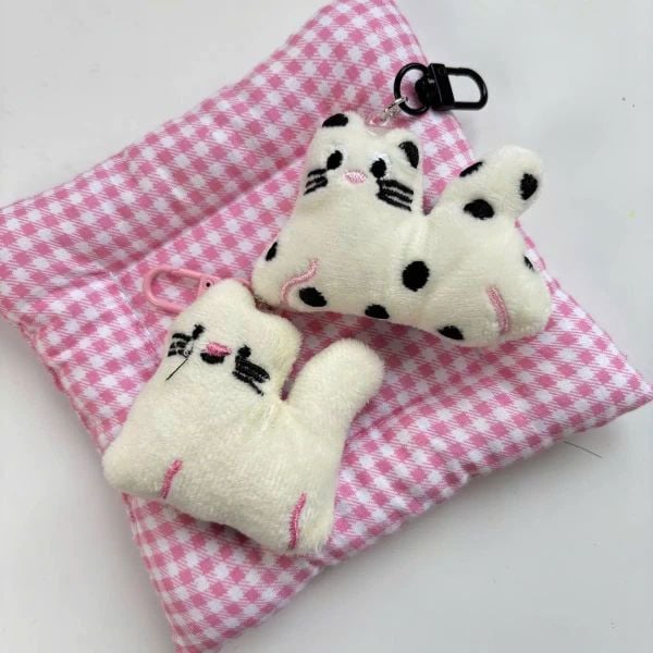 ** Móc khóa bông mèo trắng/mèo chấm bi thêu