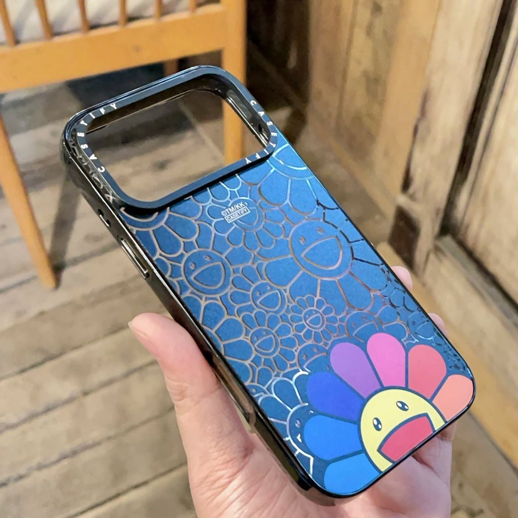 ** Ốp IP 17 Pro Max hoamặt cười đen