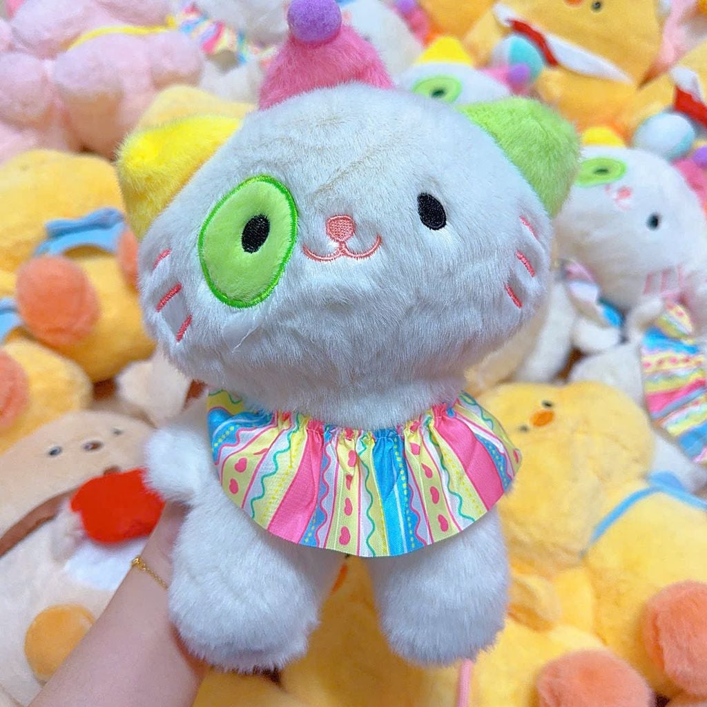 ** Gấu bông mèo trắng đội nón tai hai màu