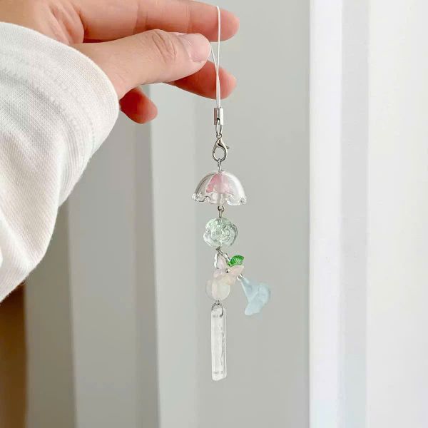 ** Dây đeo điện thoại chuông gió hoa tulip xanh