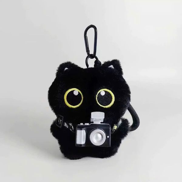 ** Móc khóa mèo đen đeo máy ảnh