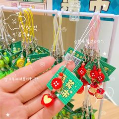 ** Dây đeo điện thoại rau củ quả