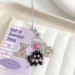 ** Dây đeo điện thoại mèo đen tim hồng