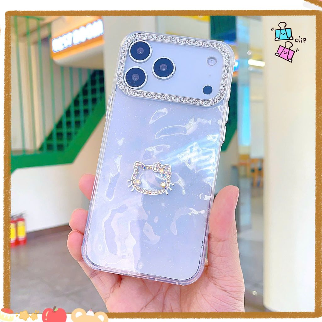 ** Ốp IP 17 Pro Max lưng trong cứng charm mặt Kitty đính đá