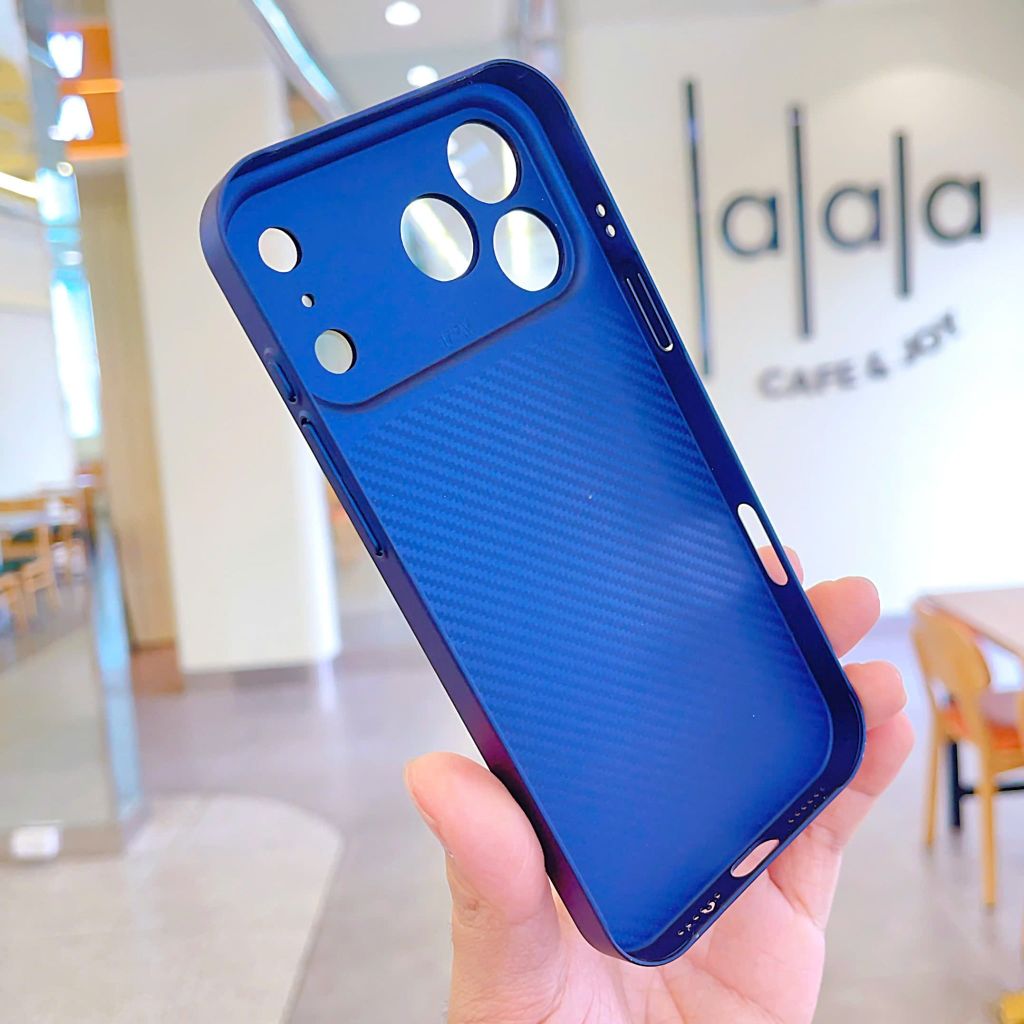 ** Ốp IP 17 Pro Max AG Class lưng nhám viền cứng magsafe