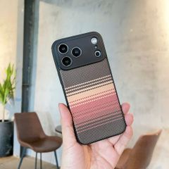 ** Ốp IP 17 Pro dẻo lưng giả da họa tiết Pixel