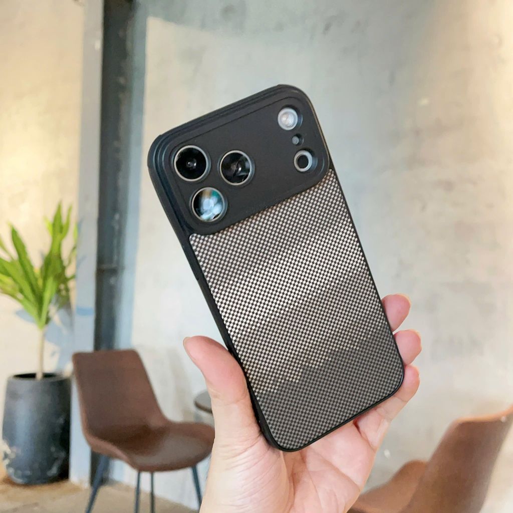 ** Ốp IP 17 Pro dẻo lưng giả da họa tiết Pixel