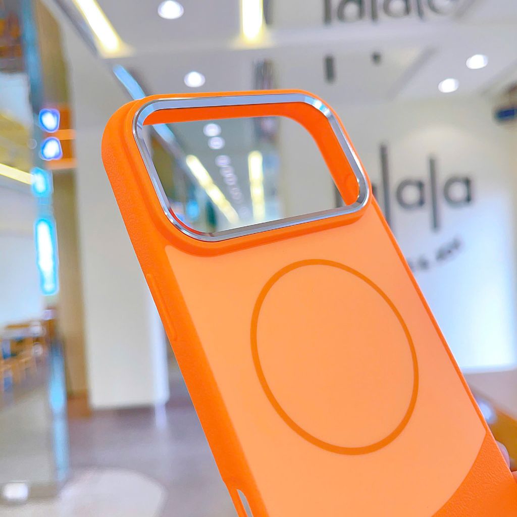 ** Ốp IP 17 Pro Max phối vân da viền camera bạc magsafe