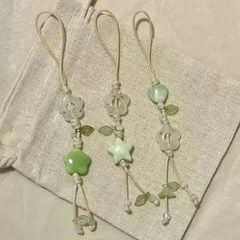 ** Dây đeo điện thoại hoa thạch ngôi sao tone xanh lá