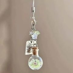 ** Dây đeo điện thoại lọ điều ước hạt hồng/xanh charm táo