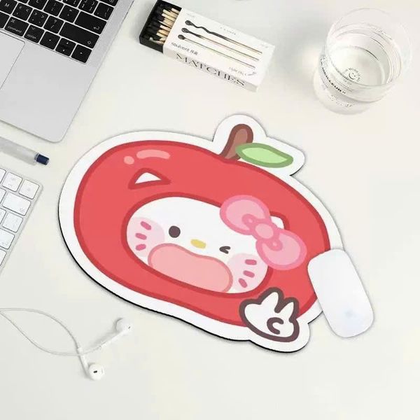 ** Lót chuột táo đỏ mặt Kitty