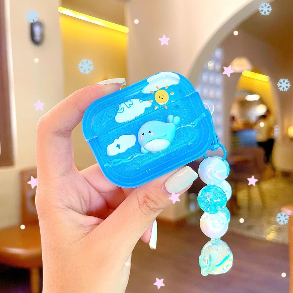 ** Case Airpods 4 dẻo xanh charm nổi cá heo Lucky