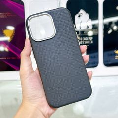 ** Ốp iPhone 17 vân sần trơn camera bạc