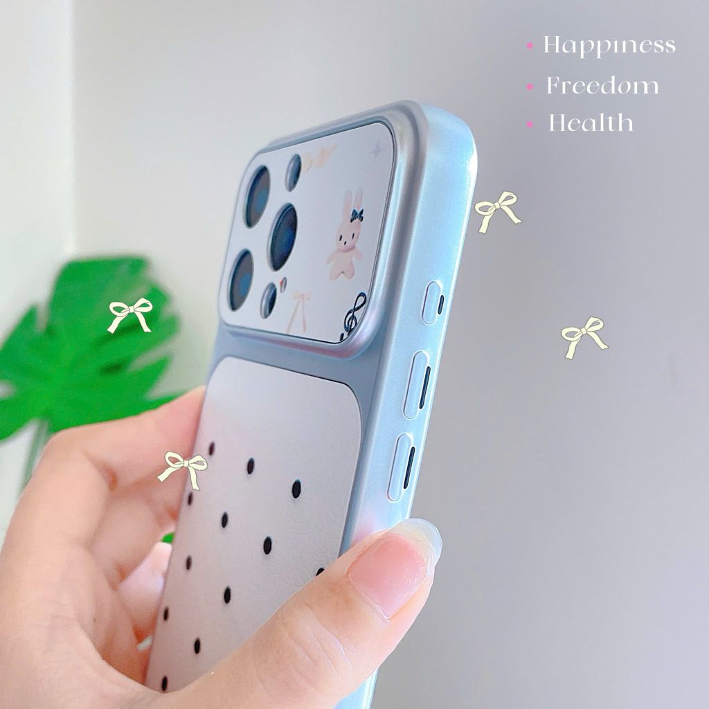** Ốp iPhone 11 Pro Max vân da chấm bi đen nền trắng