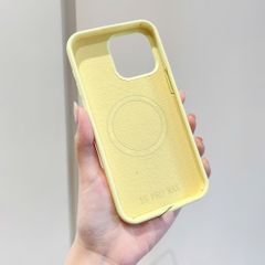 ** Ốp iPhone 15 6.1 silicon magsafe chống bẩn trơn