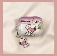 ** Case Airpods Pro cún Snoopy ôm tim nắp hồng