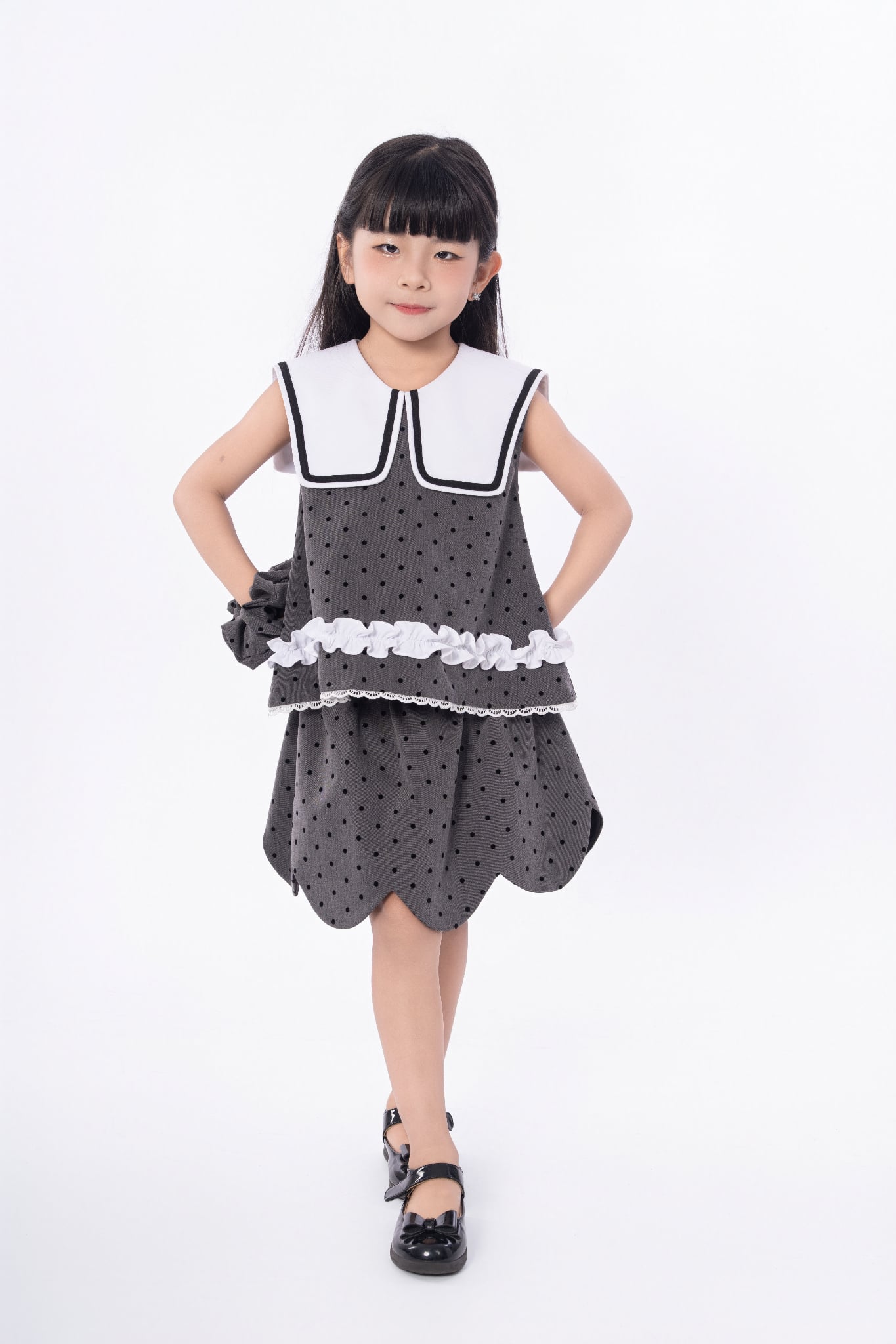 LE109/110 - Set bộ Áo thủy thủ kèm Váy cánh hoa chấm bi