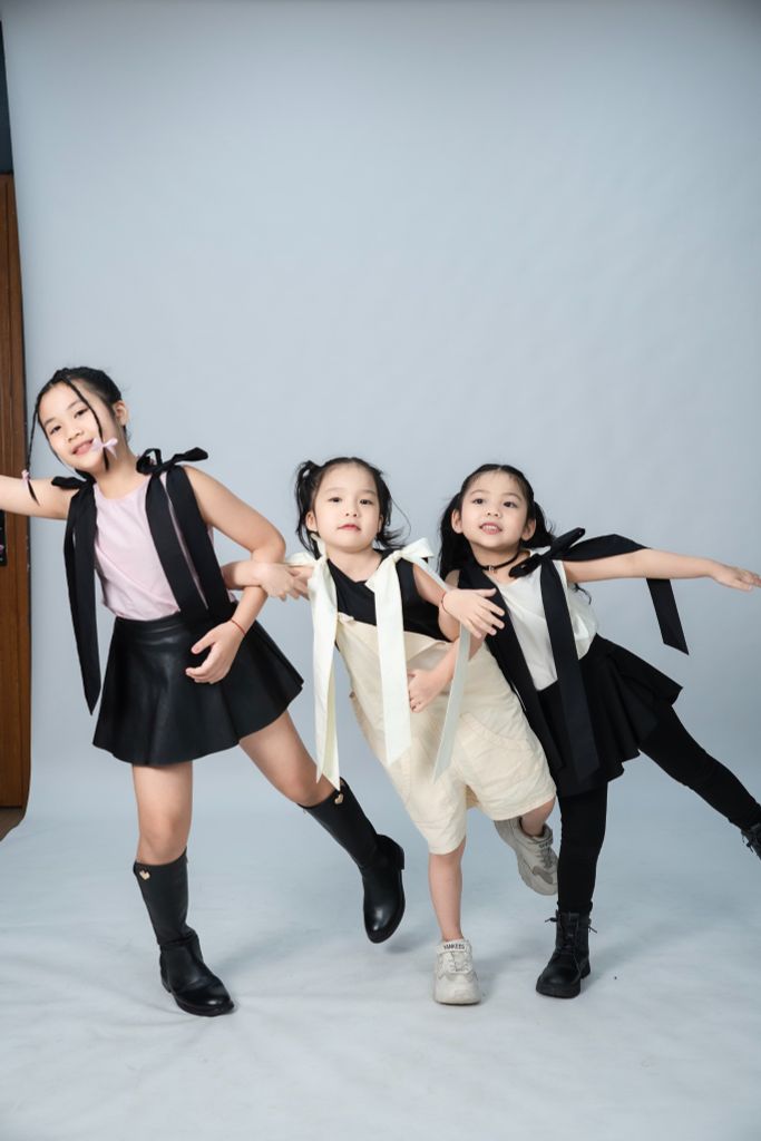 LE05 - Áo croptop dây nơ vai bé gái xinh xắn