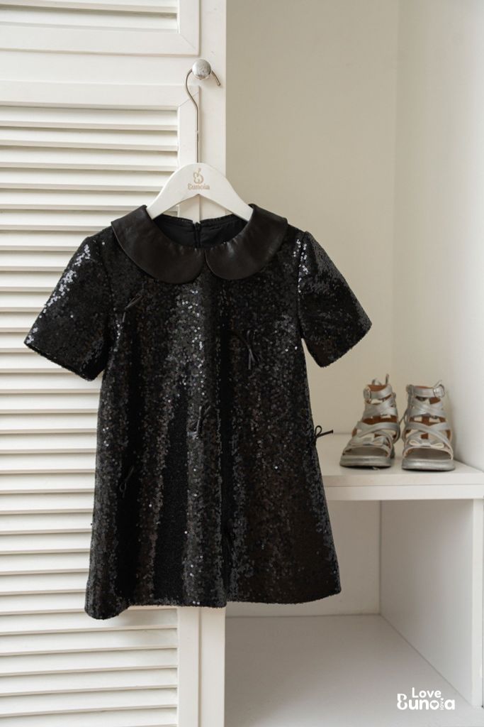 LE20 - Váy Sequin có tay cổ sen cho bé gái