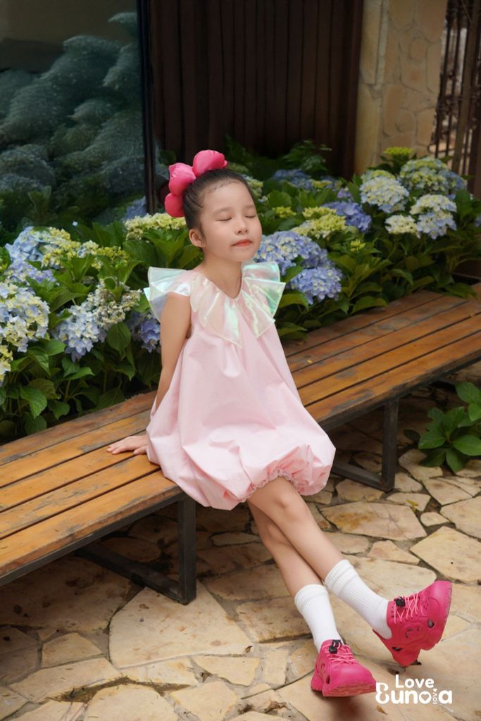 LE39 - Váy bí cổ bèo cho bé gái