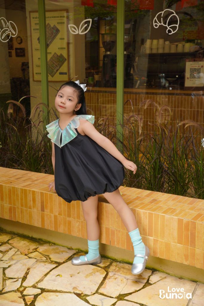 LE39 - Váy bí cổ bèo cho bé gái
