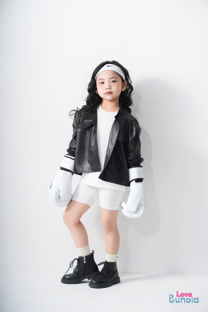 LE09 - Quần biker shorts trắng dáng ngắn cho bé gá