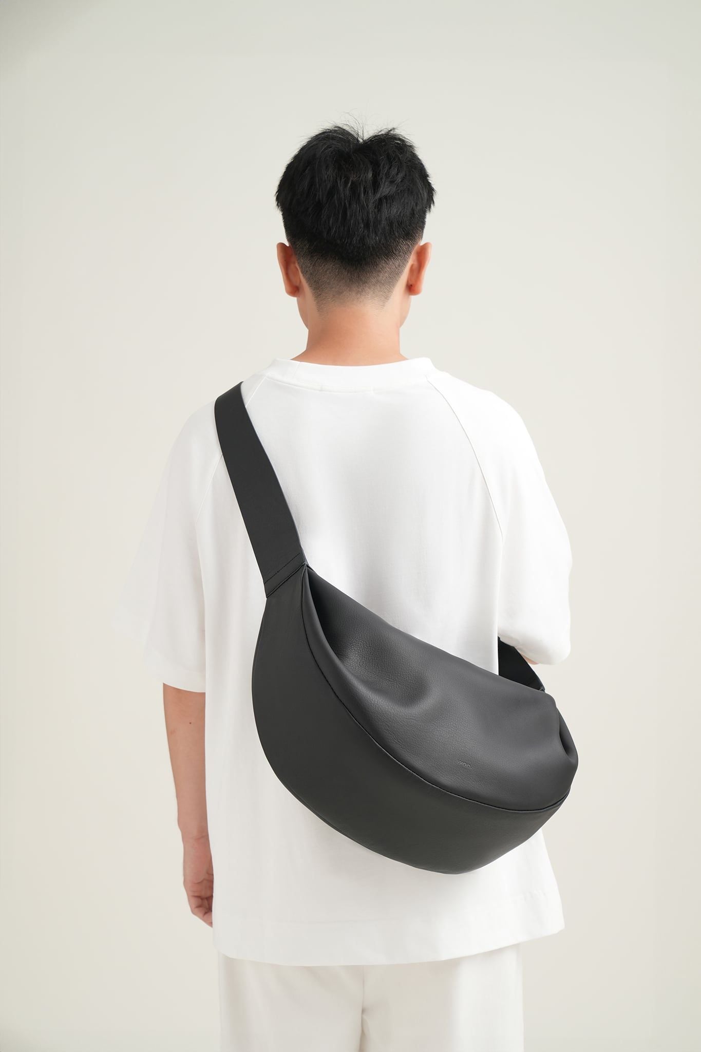 ブラックレザーショルダーバッグ　Waa Studios BÁ BAG – waa. studios