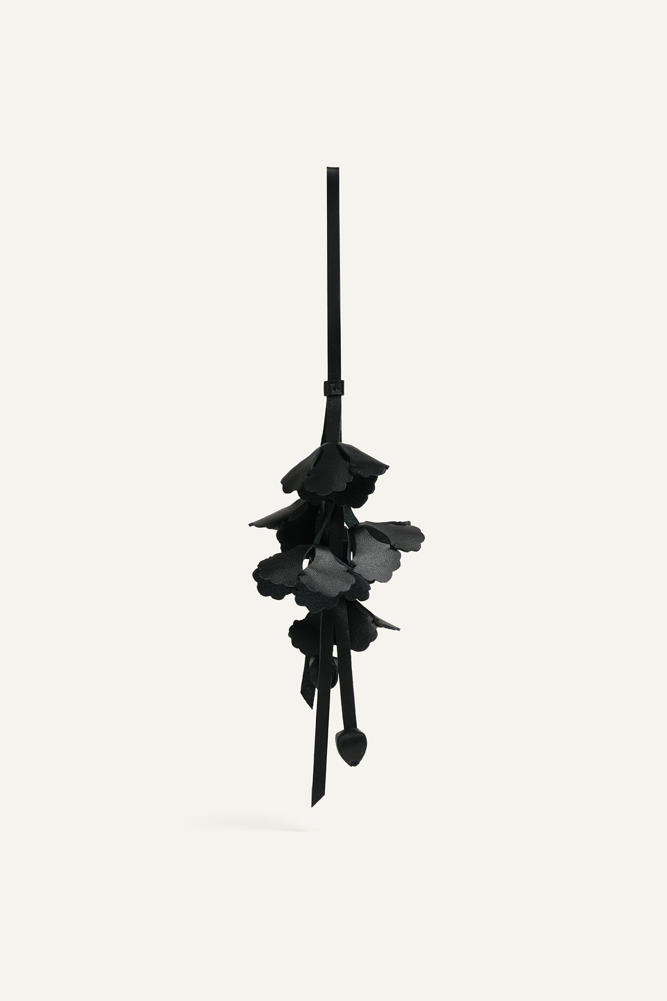  HÈ CHARM 