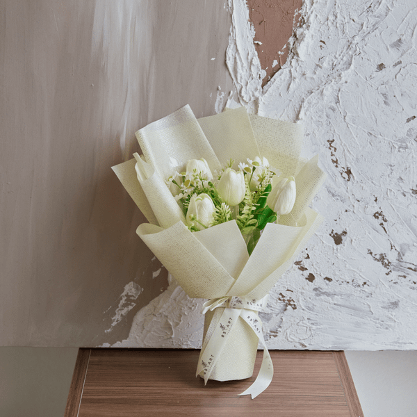  TULIP TRẮNG 5 BÔNG 