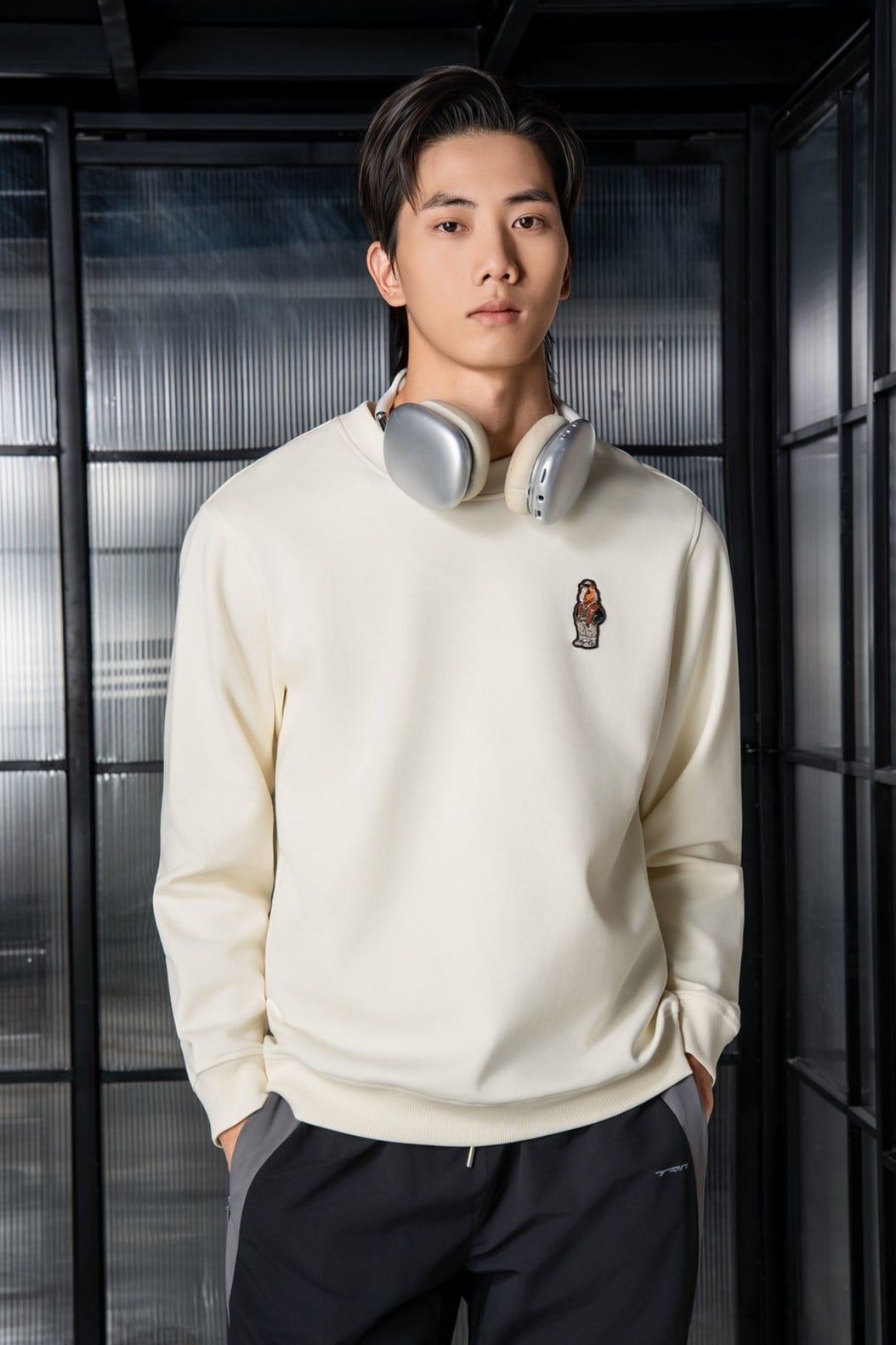  Áo nỉ họa tiết thêu logo ngựa GWTW823 