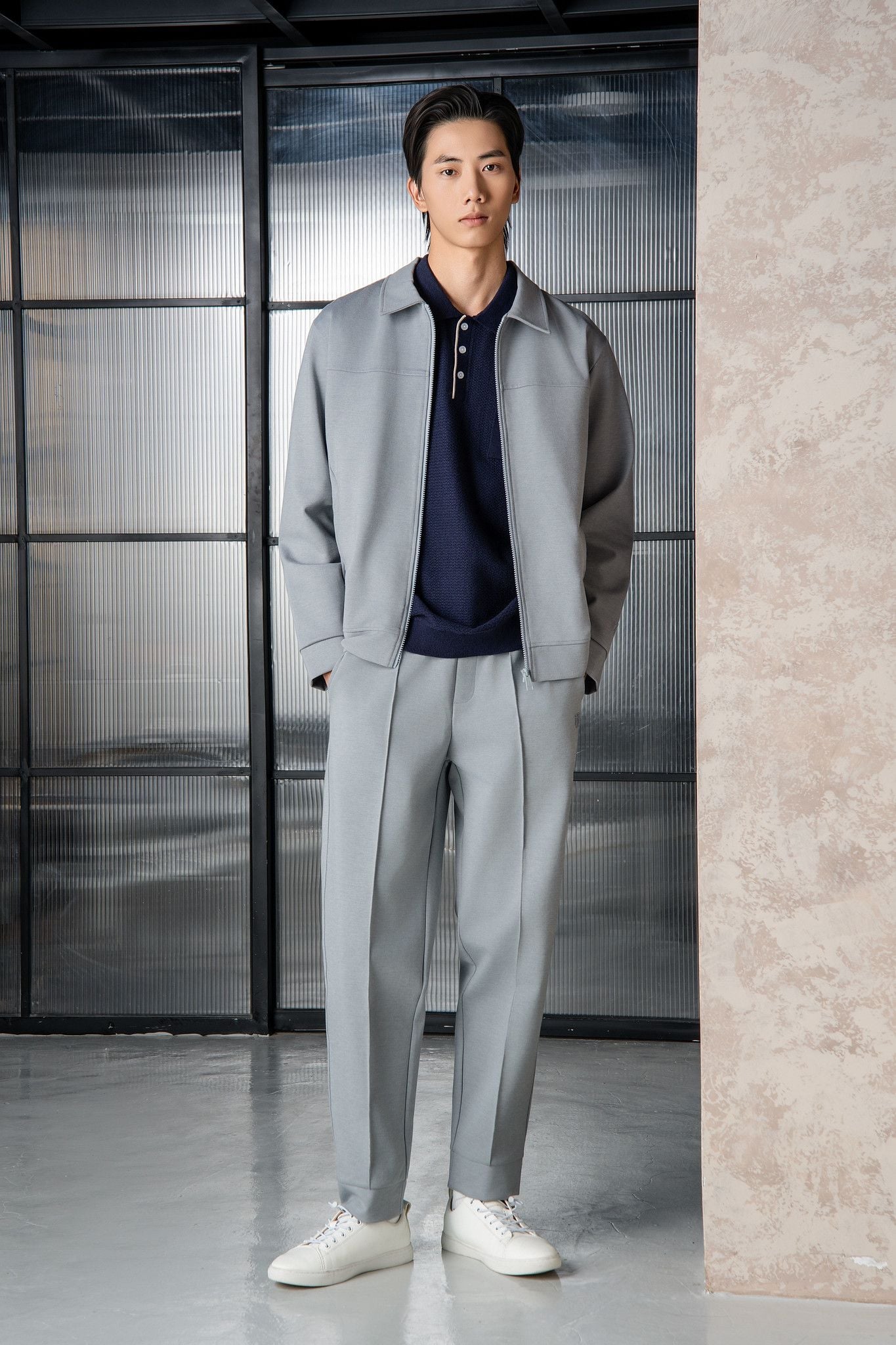  Quần nỉ bộ trơn basic slimfit túi chìm thêu logo GWCS821 - GWBS821 