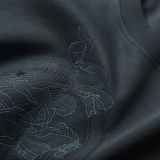  Áo nỉ họa tiết thêu hình Refined luxury GWTW825 