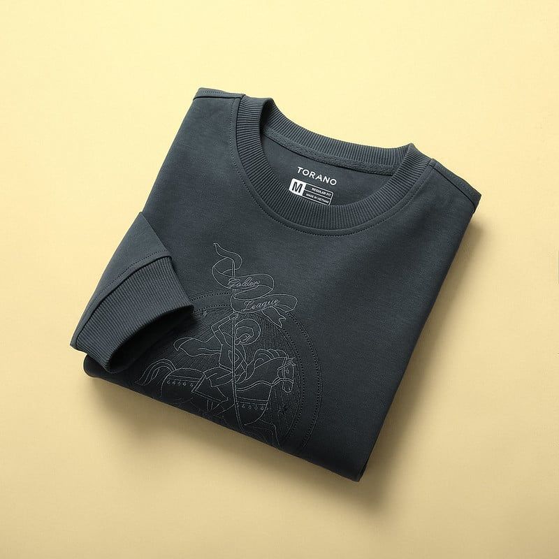  Áo nỉ họa tiết thêu hình Refined luxury GWTW825 