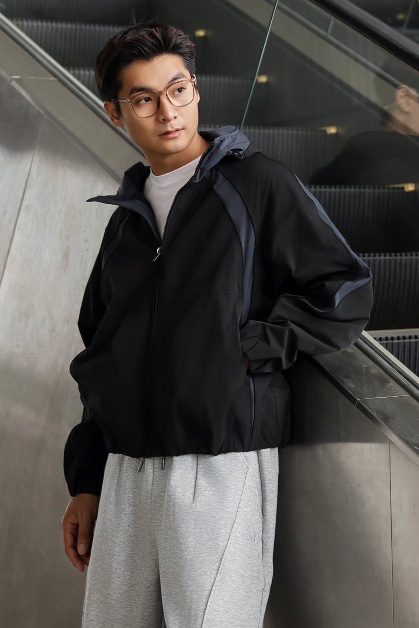  Áo khoác gió 2 lớp can phối mũ liền logo thêu GWCW801 