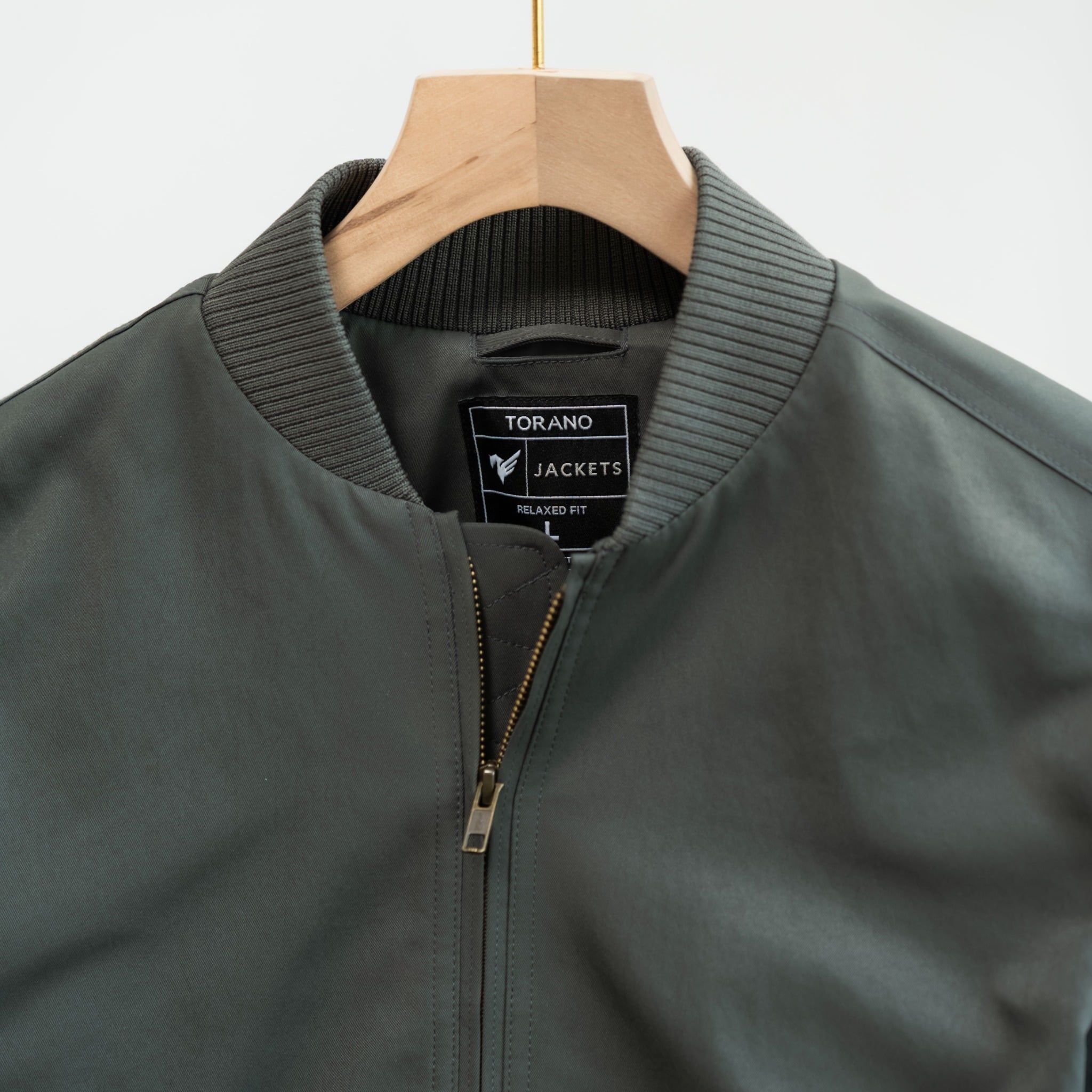  Áo khoác khaki 2 lớp chần bông cổ bomber thêu logo mặt sau GWCJ503 