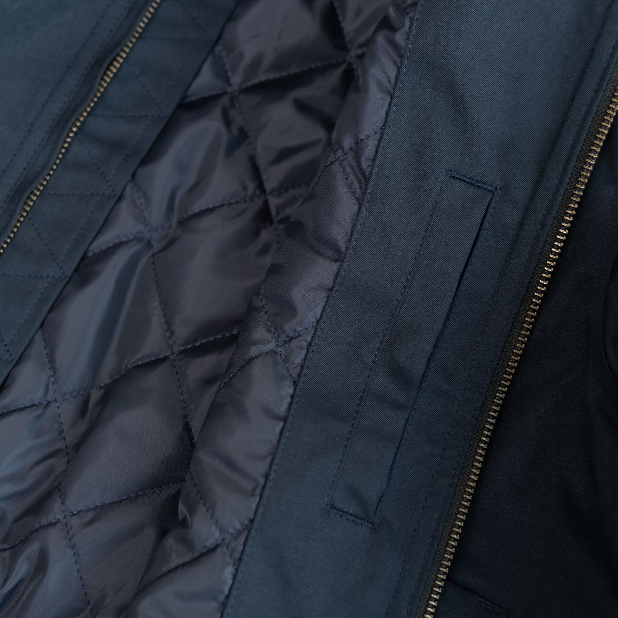  Áo khoác khaki 2 lớp chần bông cổ bomber thêu logo mặt sau GWCJ503 