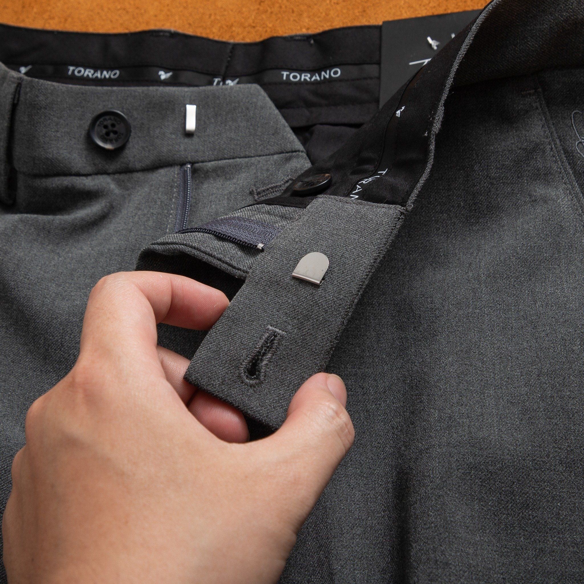  Quần âu slimfit trơn cạp lót in logo GABT002 