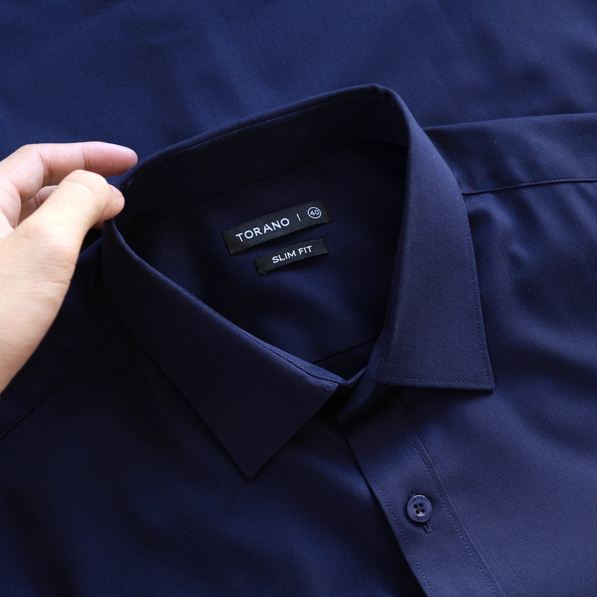  Sơ mi dài tay trơn, thêu logo ở măng xét tay GATB028 