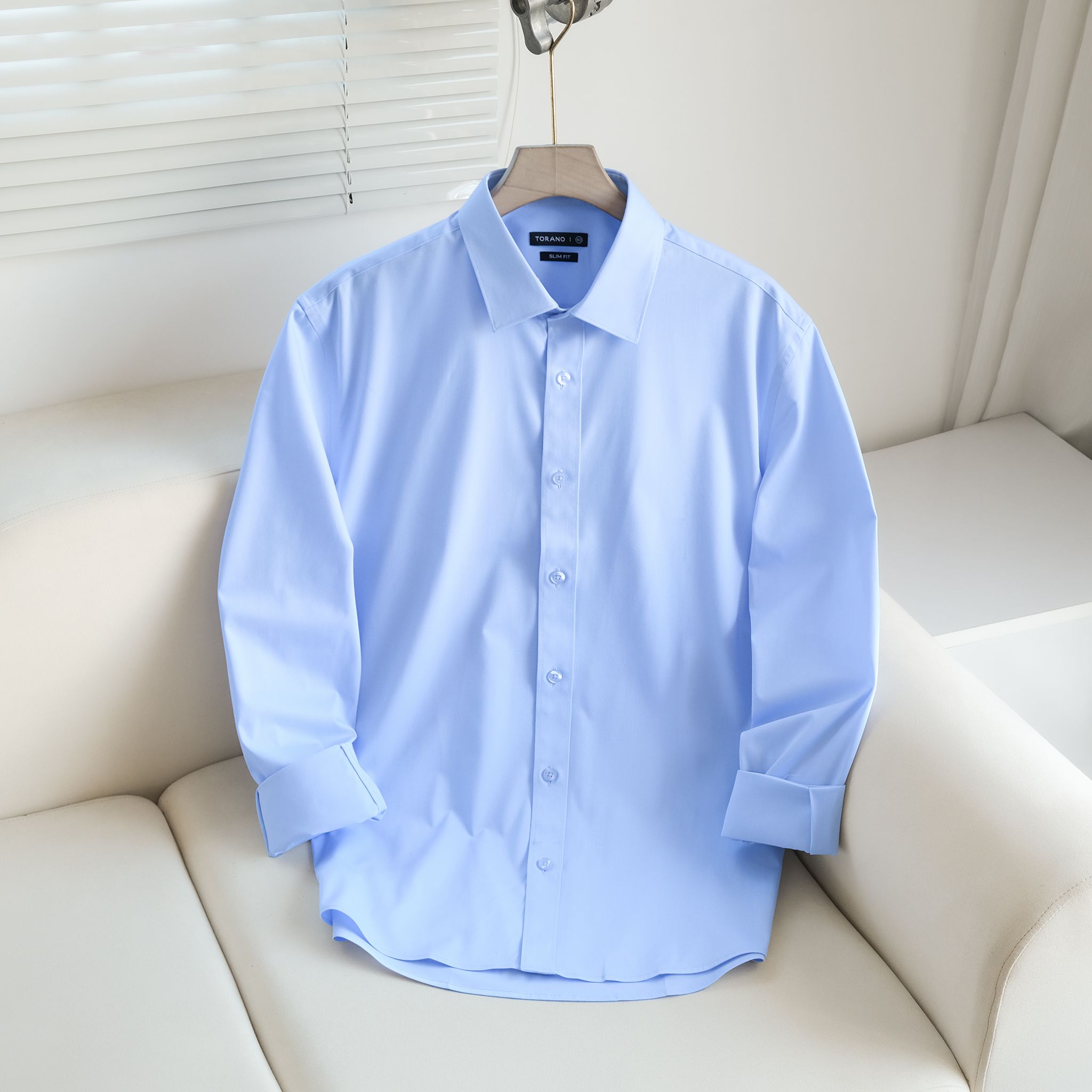  Sơ mi dài tay trơn, thêu logo ở măng xét tay GATB028 