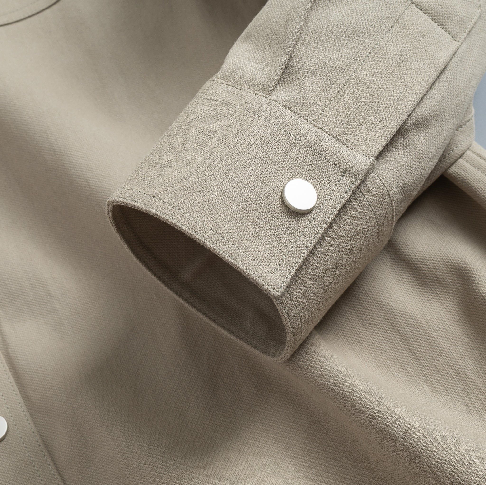  Sơ mi dài tay khaki relaxedfit thêu logo túi ốp 2.GATB303 